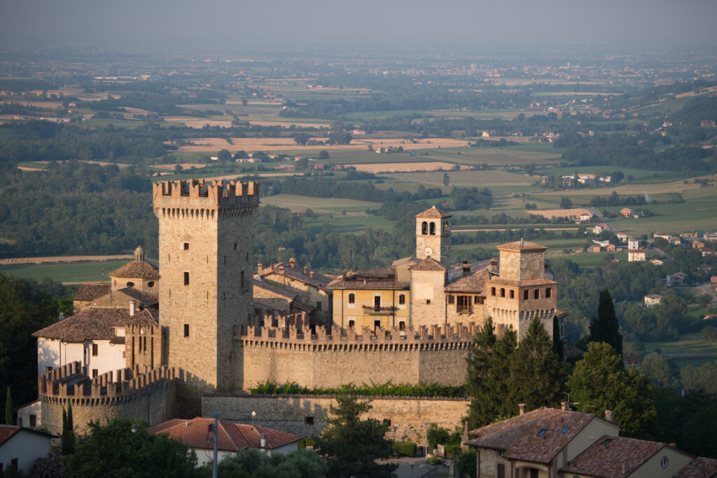 Borgo di vigoleno visitvigoleno