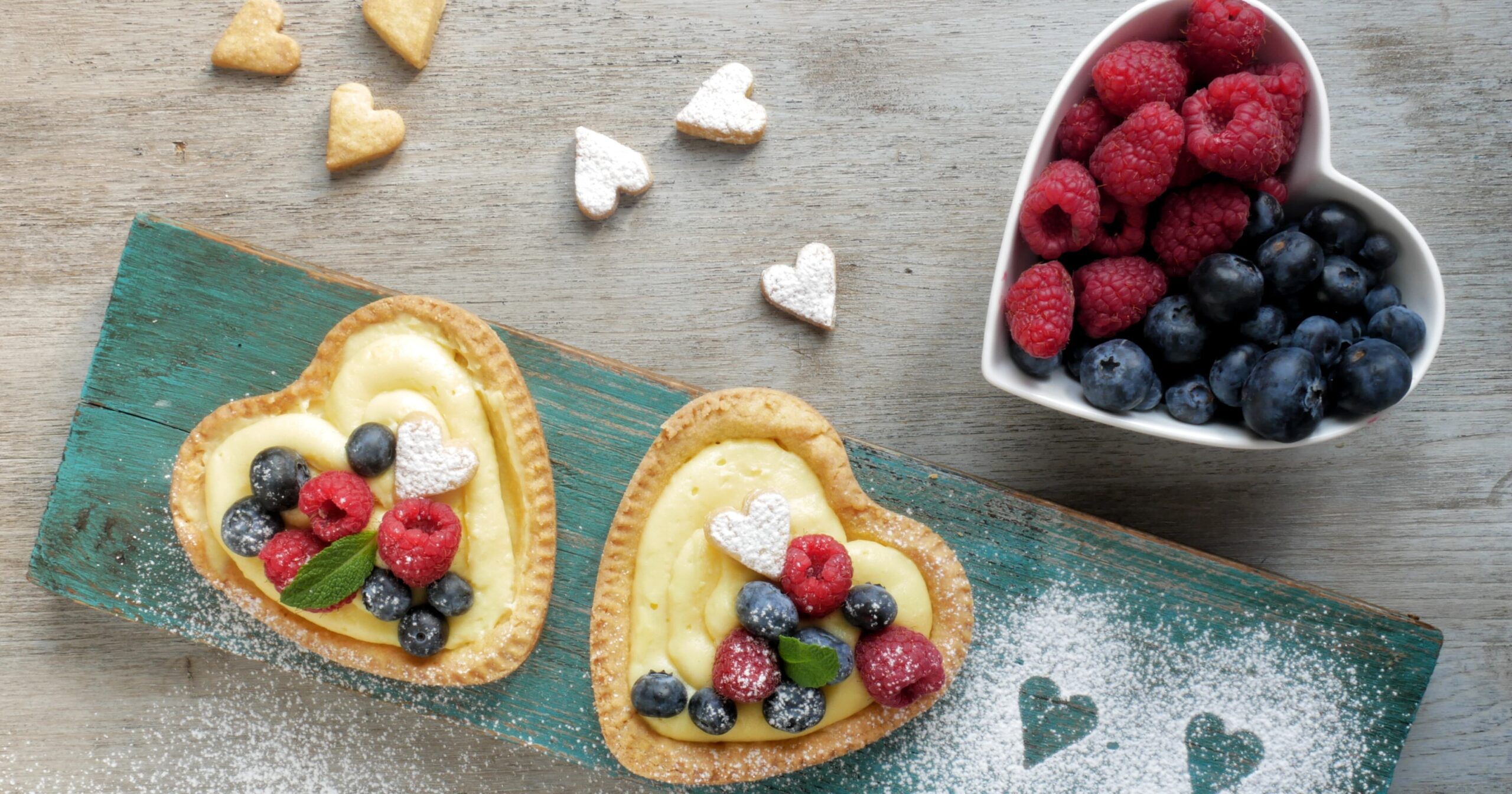 Crostata cuore mandorla frutti rossi1 min scaled aspect ratio 1200 630