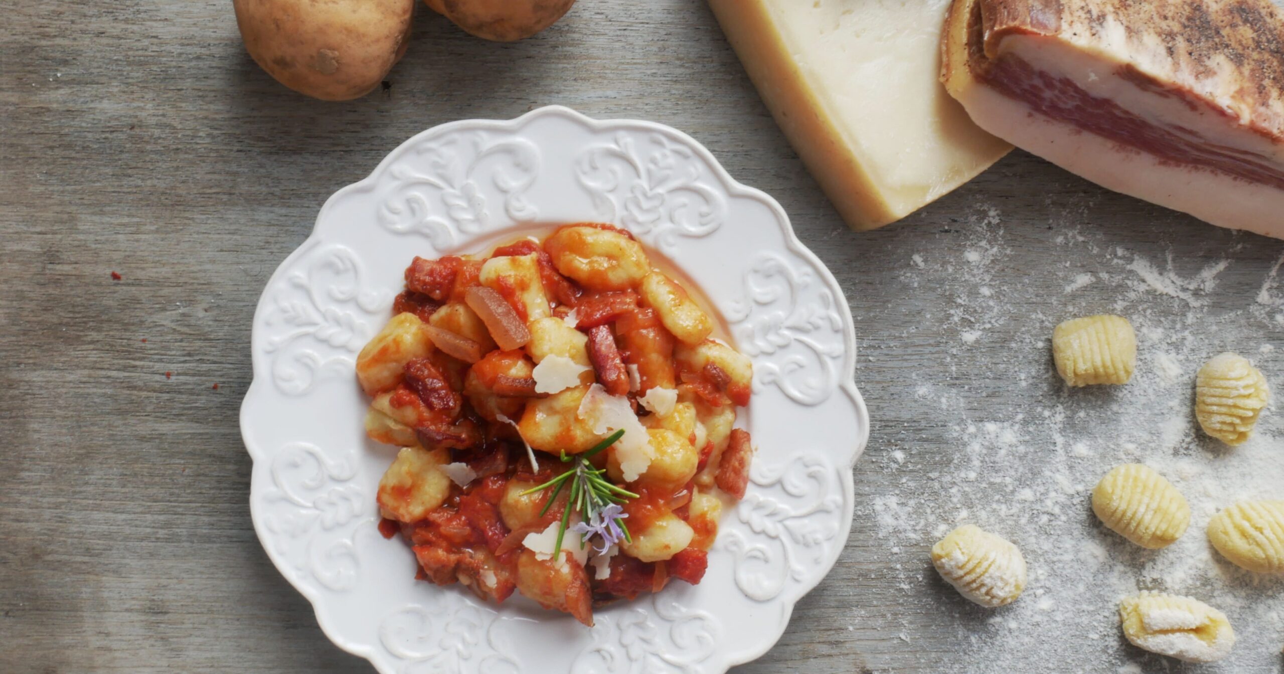 Gnocchi di patate col sugo di guanciale 1 scaled aspect ratio 1200 630