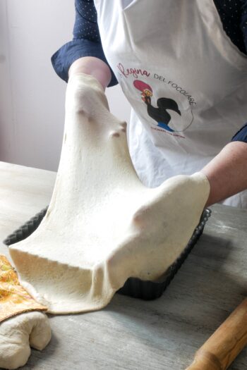 Focaccia di recco1c scaled aspect ratio 350 525