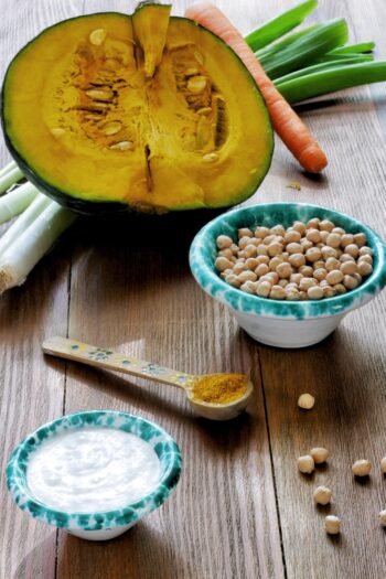 Curry ceci zucca ingredienti min scaled aspect ratio 350 525