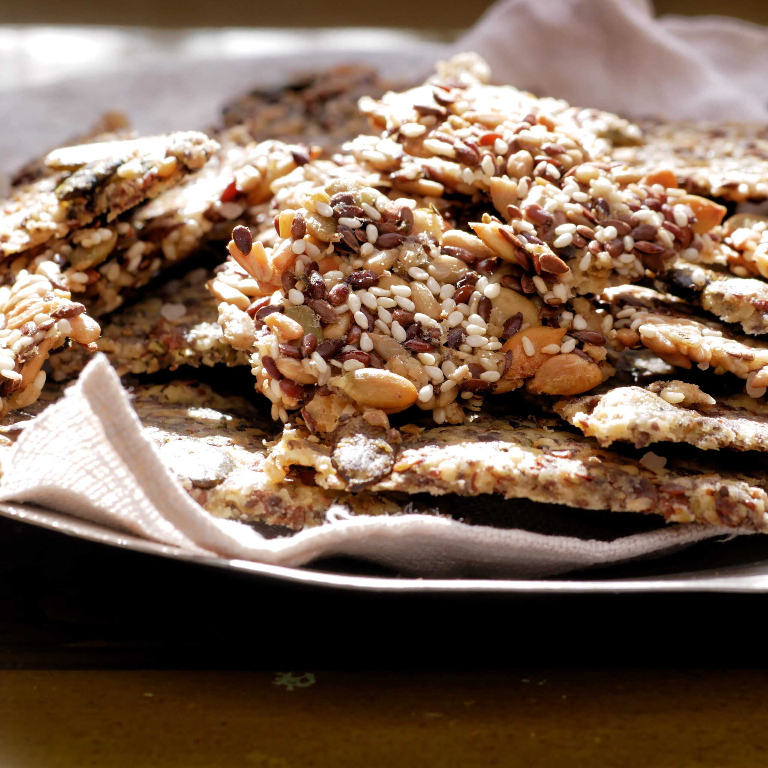 Crackers di semi misti scaled aspect ratio 1 1