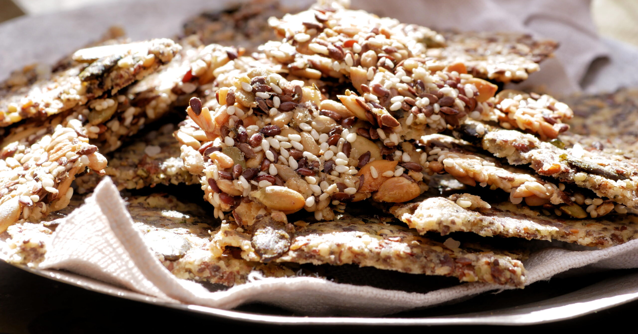 Crackers di semi misti scaled aspect ratio 1200 630